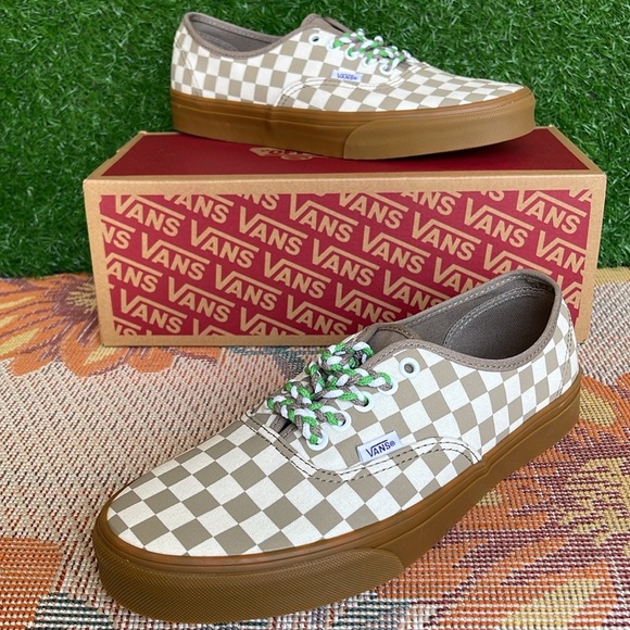 Vans Men’s Authentic
Checkerboard Moon Rock
VN0009PVCH8
Sneakers - Picture 2 of 16